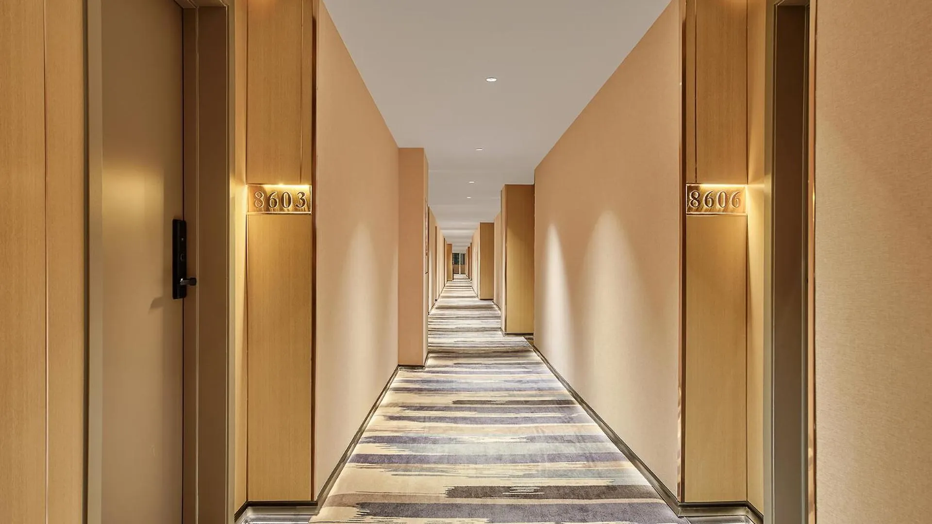 Pearl Hotel - Gongbei Port Zhuhai China