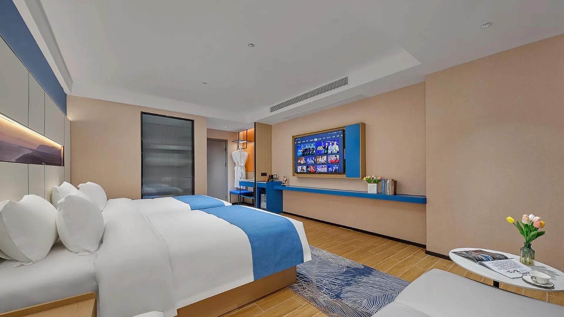 Pearl Hotel - Gongbei Port Zhuhai 4*,  China